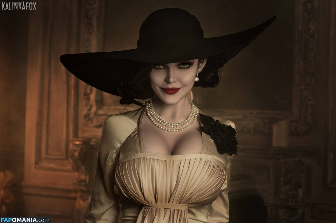 Alcina Dimitrescu and Bela Dimitrescu / Cassandra Dimitrescu / Daniela Dimitrescu / Lady Dimitrescu / ladydumitrescu Nu OnlyFans  Photo fuitée #1