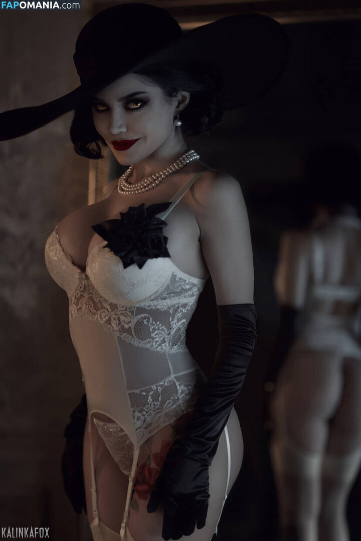 Alcina Dimitrescu and Bela Dimitrescu / Cassandra Dimitrescu / Daniela Dimitrescu / Lady Dimitrescu / ladydumitrescu Nu OnlyFans  Photo fuitée #7