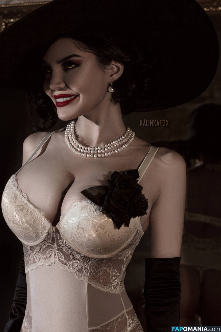 Alcina Dimitrescu and Bela Dimitrescu / Cassandra Dimitrescu / Daniela Dimitrescu / Lady Dimitrescu / ladydumitrescu Nu OnlyFans  Photo fuitée #8