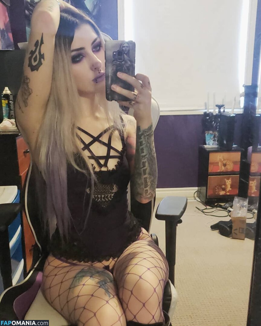 ladysurvival / ladysurvivalwow / onlyfungi Nu OnlyFans  Photo fuitée #2