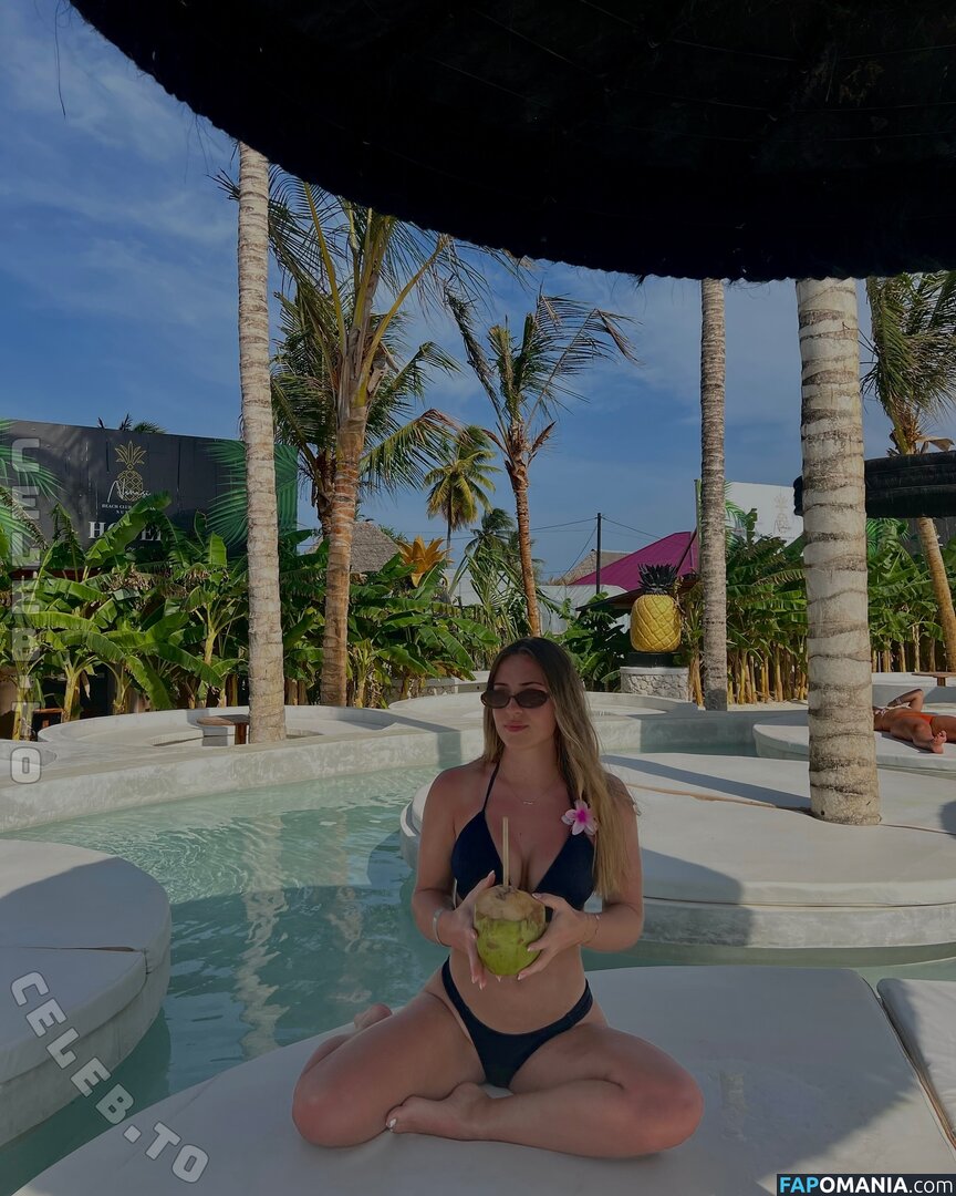 lara.gbdt Nu OnlyFans  Photo fuitée #9