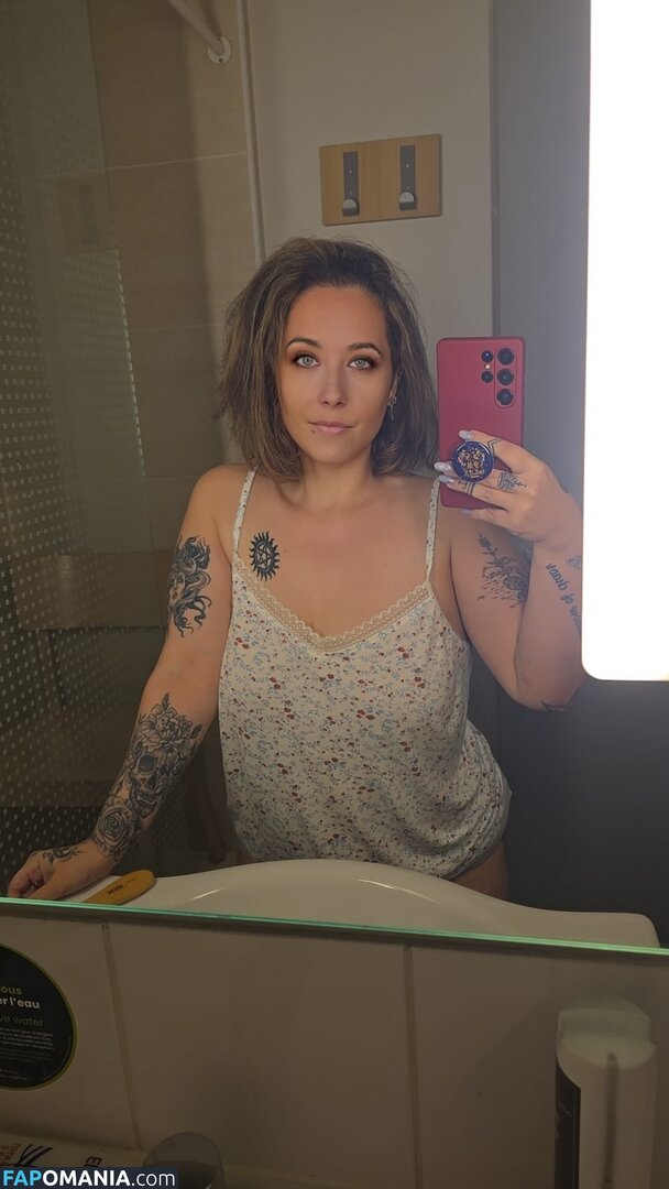 lariarussell / ryanfirst1 Nu OnlyFans  Photo fuitée #13