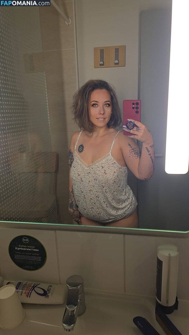 lariarussell / ryanfirst1 Nu OnlyFans  Photo fuitée #14