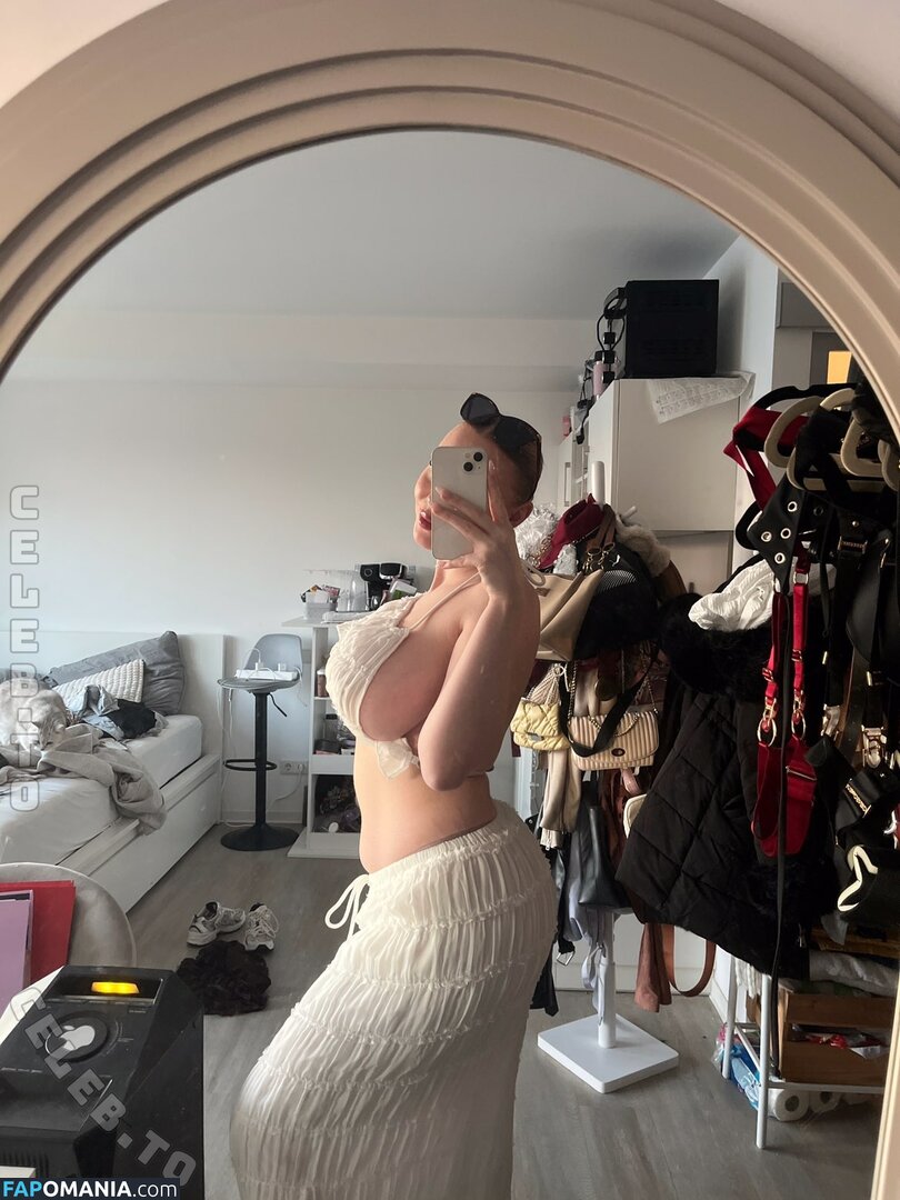 Larissa.lhaa / Larissalhaa / larissa.lahe Nu OnlyFans  Photo fuitée #7