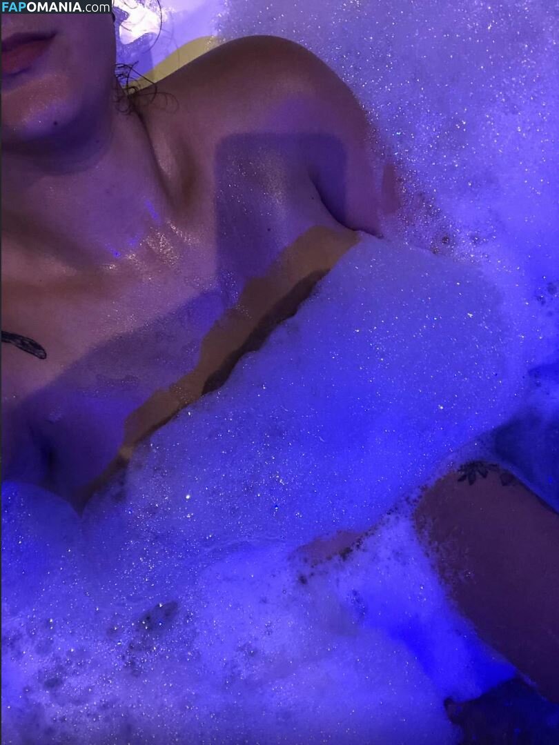 Lary Nascimento / lary_ruivinhaa / laryynascimento_ Nu OnlyFans  Photo fuitée #27