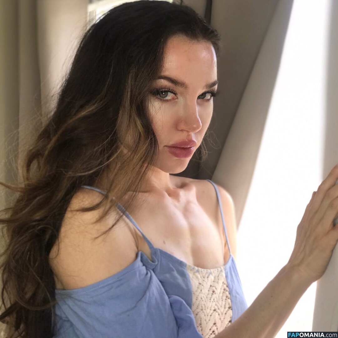 Lauren Hart / https: / ohlaurenhart Nu OnlyFans  Photo fuitée #12