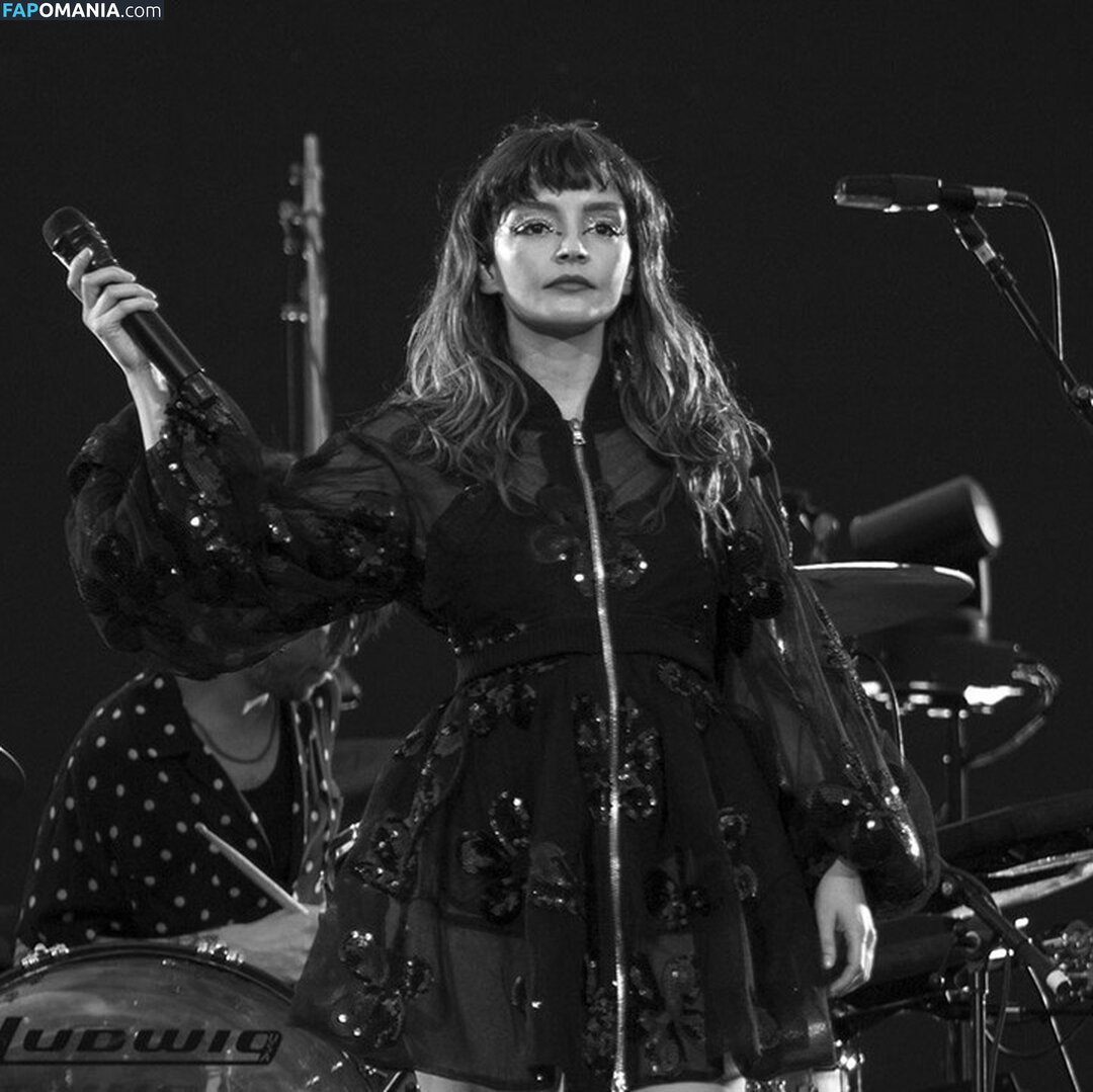 Lauren Mayberry / laurenevemayberry Nu OnlyFans  Photo fuitée #302