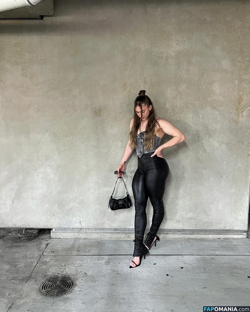 Lauren Rawls / cptlaurenfit Nu OnlyFans  Photo fuitée #1