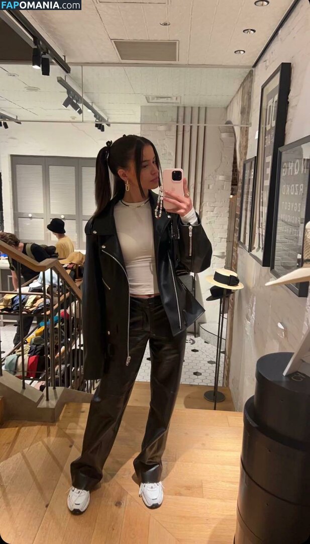 Lea Elui / LeaElui Nu OnlyFans  Photo fuitée #50