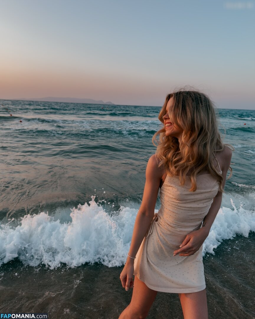 Lea Peach / Looskanal / lea / wifiloo_m Nu OnlyFans  Photo fuitée #780