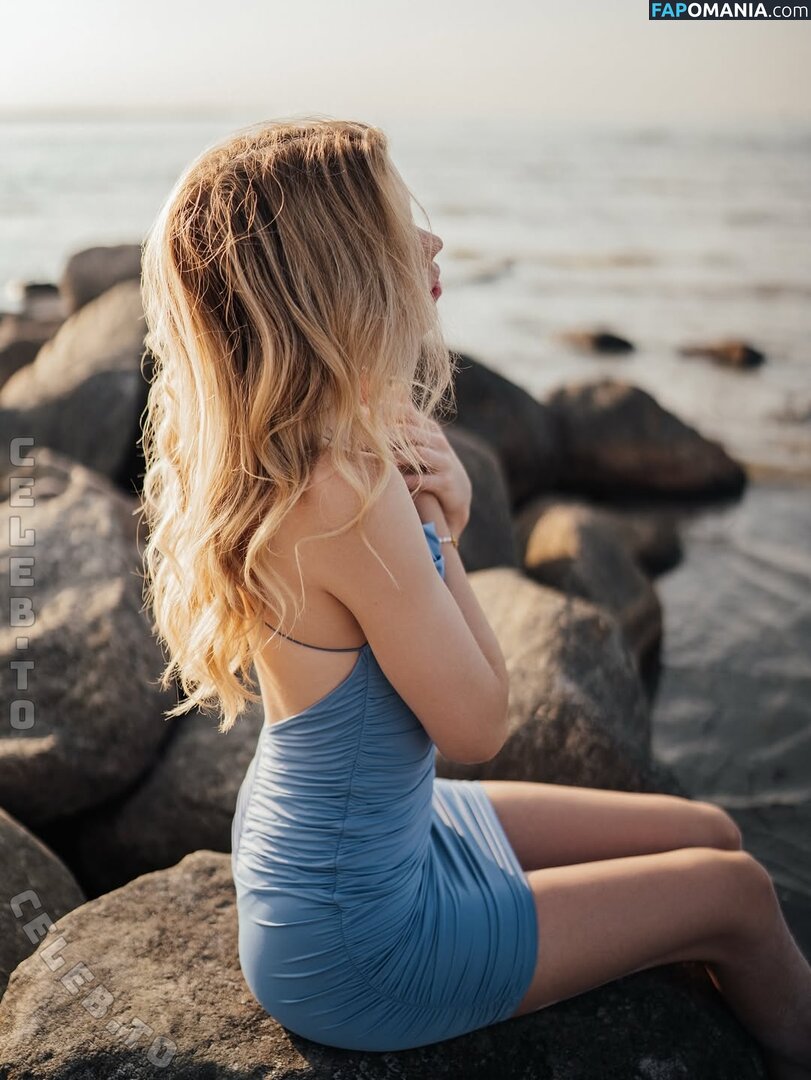 Lea Peach / Looskanal / lea / wifiloo_m Nu OnlyFans  Photo fuitée #806