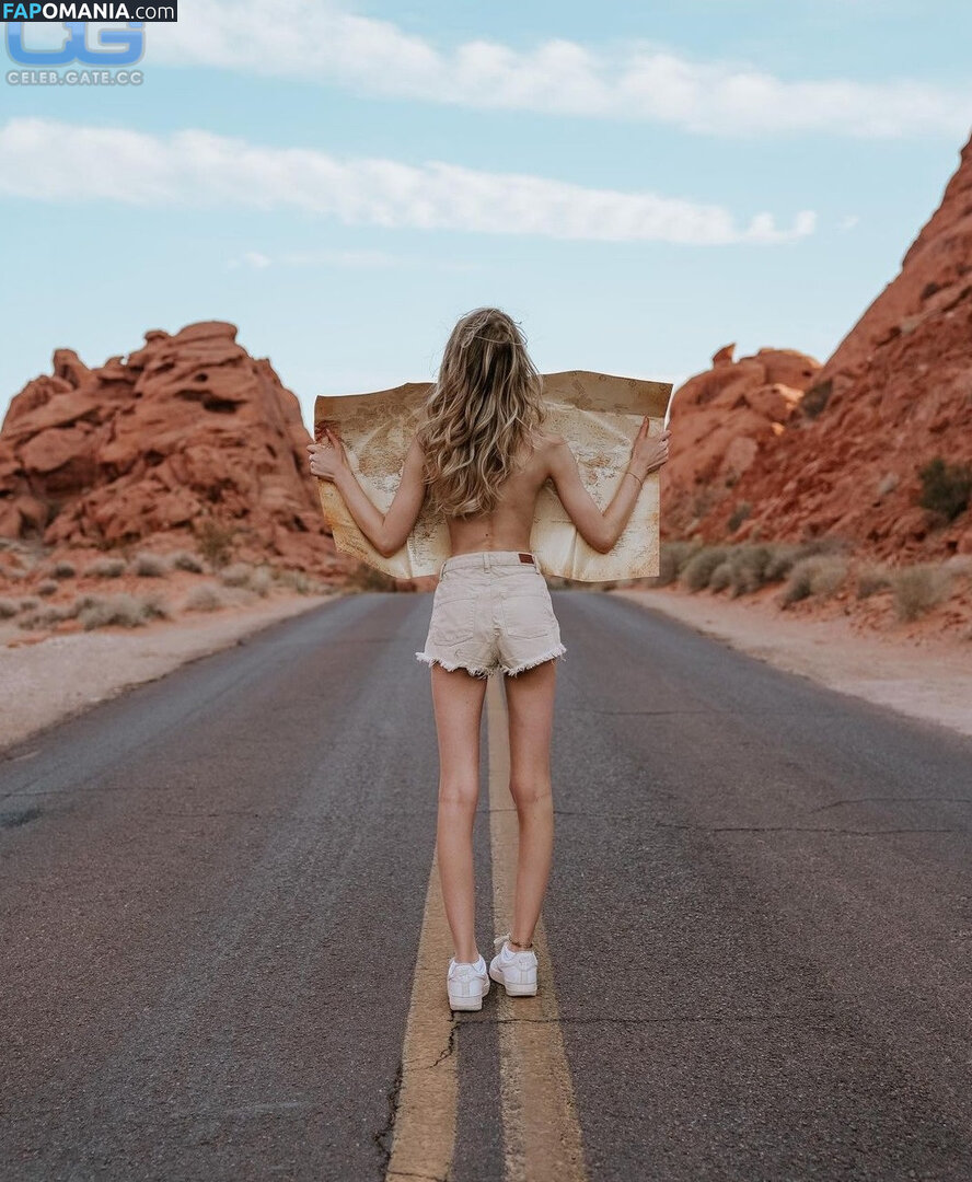 Lea Peach / Looskanal / lea / wifiloo_m Nu OnlyFans  Photo fuitée #813