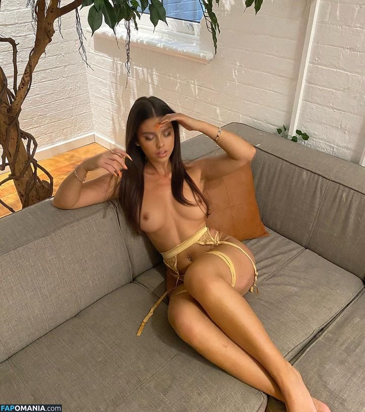 Leah Halton / leahhalton_ Nu OnlyFans  Photo fuitée #5