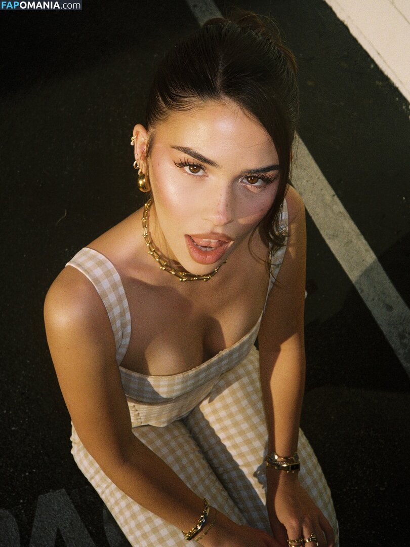 Leah Halton / leahhalton_ Nu OnlyFans  Photo fuitée #360