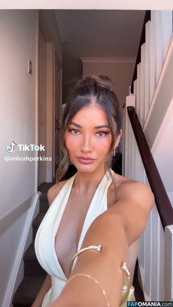 Leah Perkins & Mimi Perkins / imleahperkins Nu OnlyFans  Photo fuitée #26