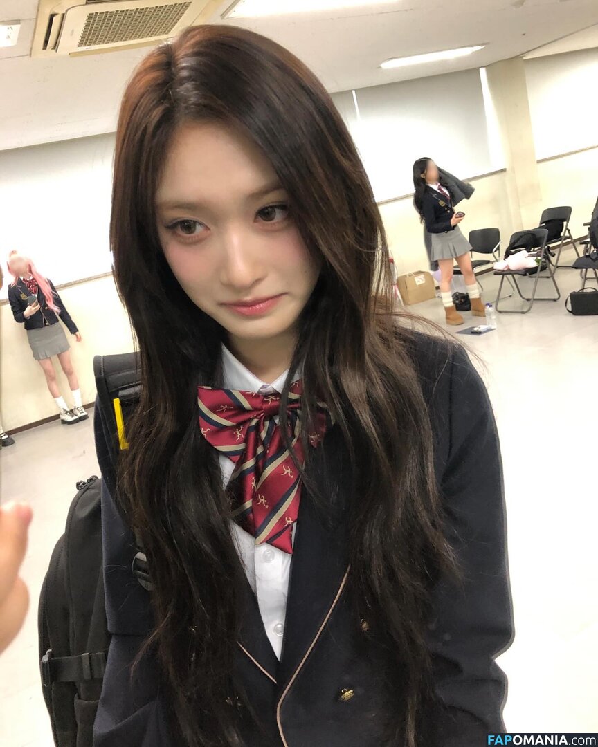 Lee Hyun-Seo / eeseooes / https: / iveleeseoi Nu OnlyFans  Photo fuitée #3