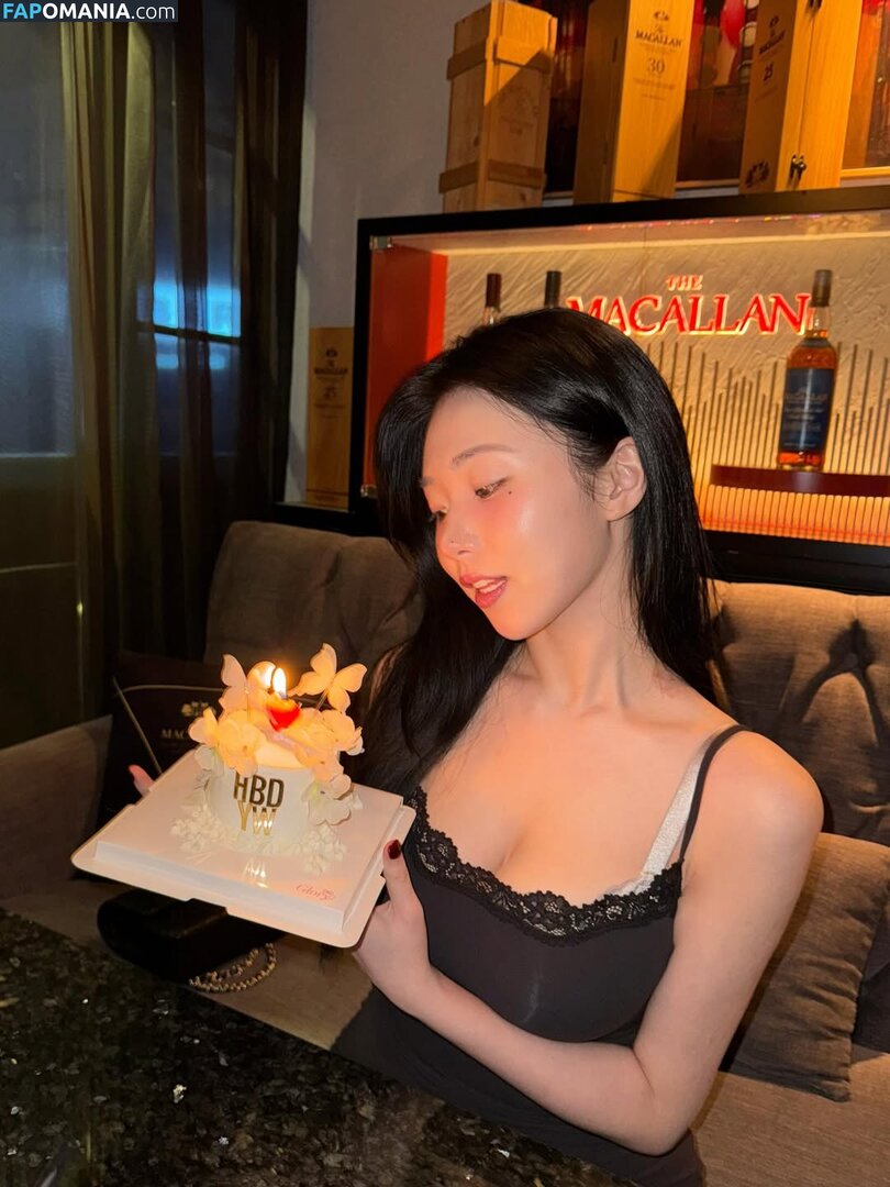 Lee Yeon-woo / yeonwooahh / yonu1201 / 이연우 | Yonu Kuro | yonu_kuro Nu OnlyFans  Photo fuitée #2