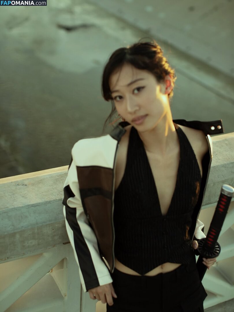 Famous Asian tiktoker / Leenda Dong / leendadong / leendaphotodumps Nu OnlyFans  Photo fuitée #5