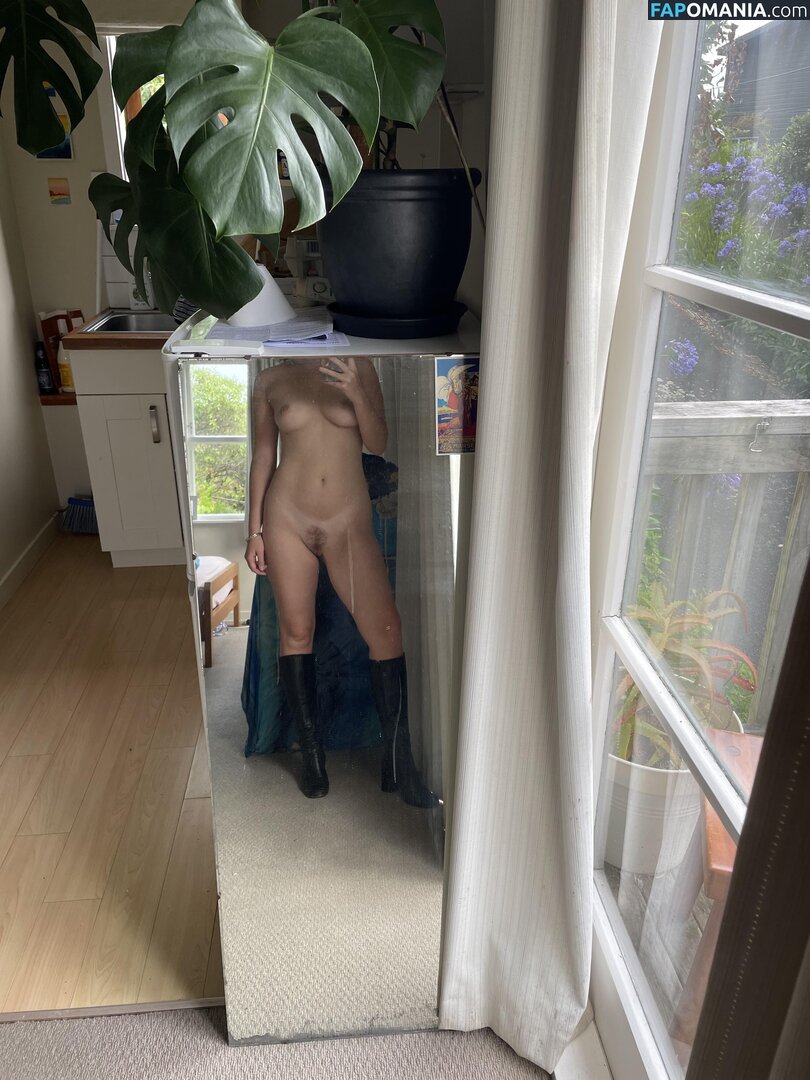 Lepetit_lapin / lepetitlapinkarori Nu OnlyFans  Photo fuitée #1