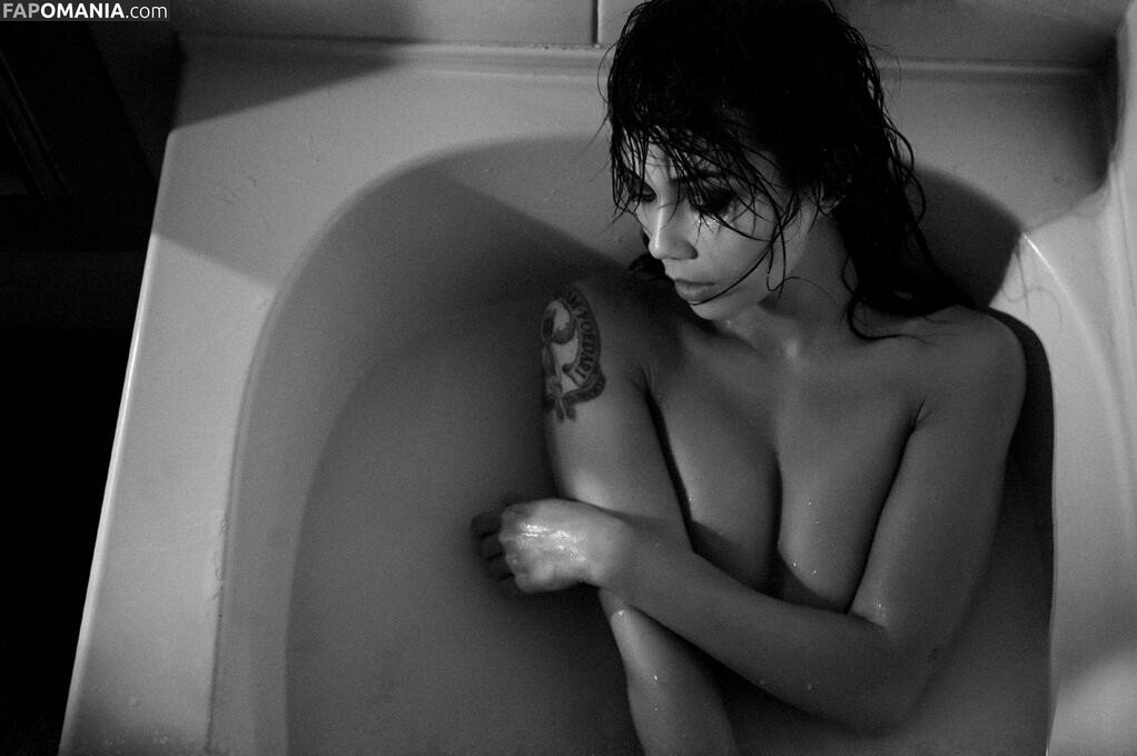 Lexa Doig Nu OnlyFans  Photo fuitée #4