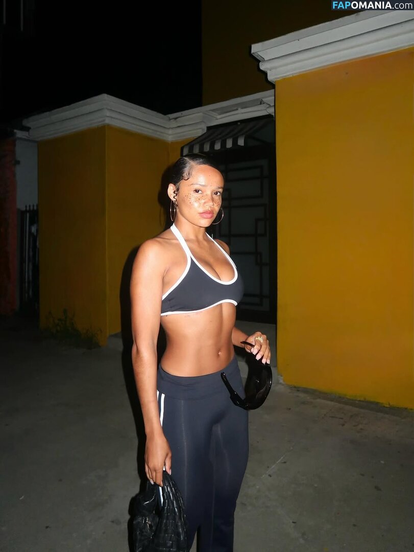 Liana Maria / lianamariaofficial Nu OnlyFans  Photo fuitée #18