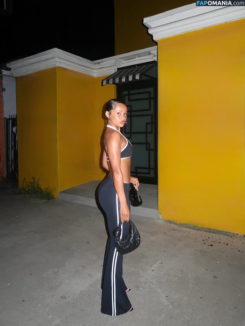Liana Maria / lianamariaofficial Nu OnlyFans  Photo fuitée #20