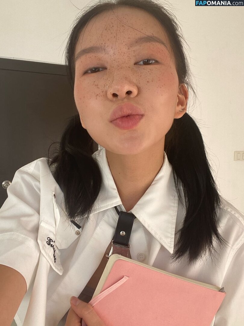 lil_kris_xo Nu OnlyFans  Photo fuitée #2