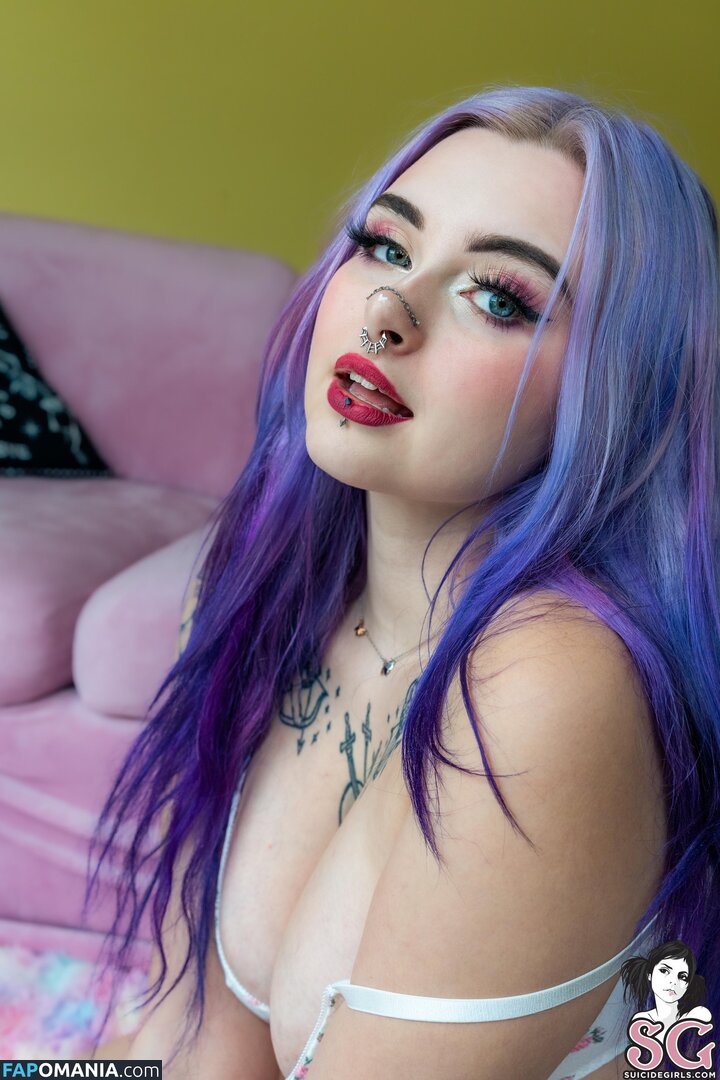 Lilacfables Nu OnlyFans  Photo fuitée #4