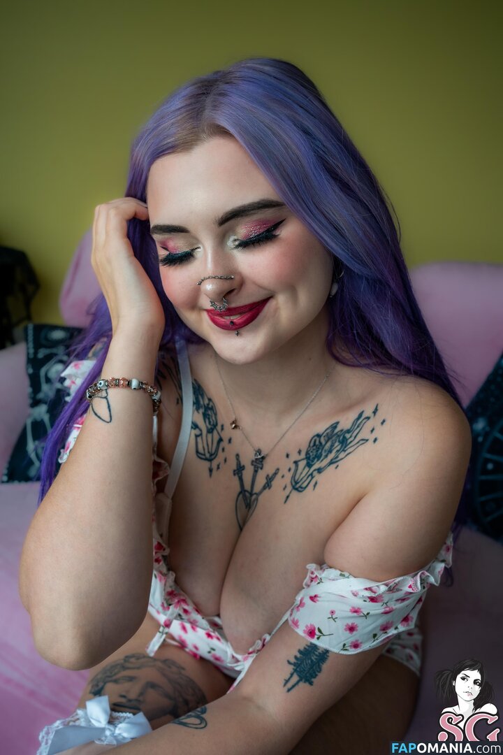 Lilacfables Nu OnlyFans  Photo fuitée #15