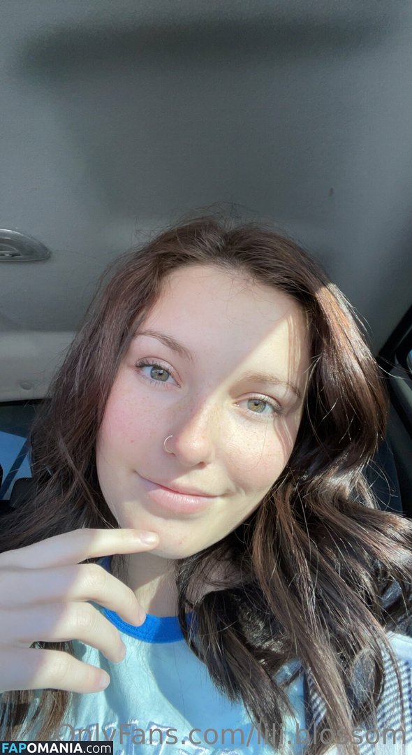 Lilly_Blossom / lili.blossom / lilyblossom_es Nu OnlyFans  Photo fuitée #32