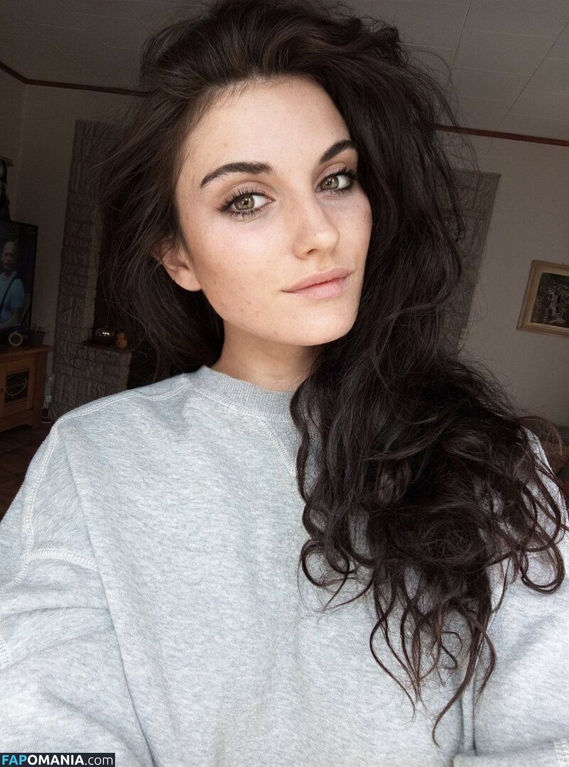 lilouveee Nu OnlyFans  Photo fuitée #1