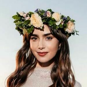 Lily Collins