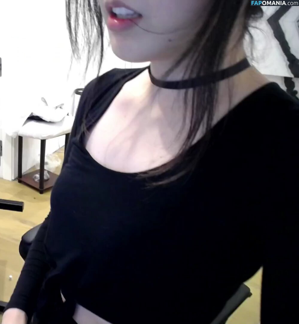 LilyPichu / onlysaber Nu OnlyFans  Photo fuitée #105