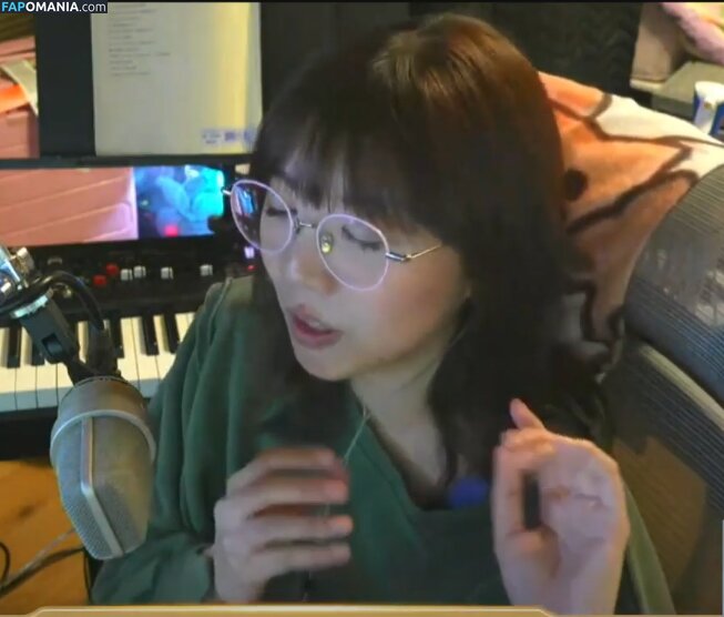LilyPichu / onlysaber Nu OnlyFans  Photo fuitée #308
