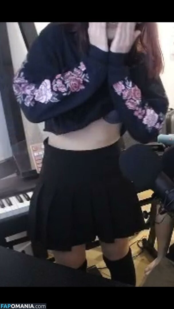 LilyPichu / onlysaber Nu OnlyFans  Photo fuitée #390