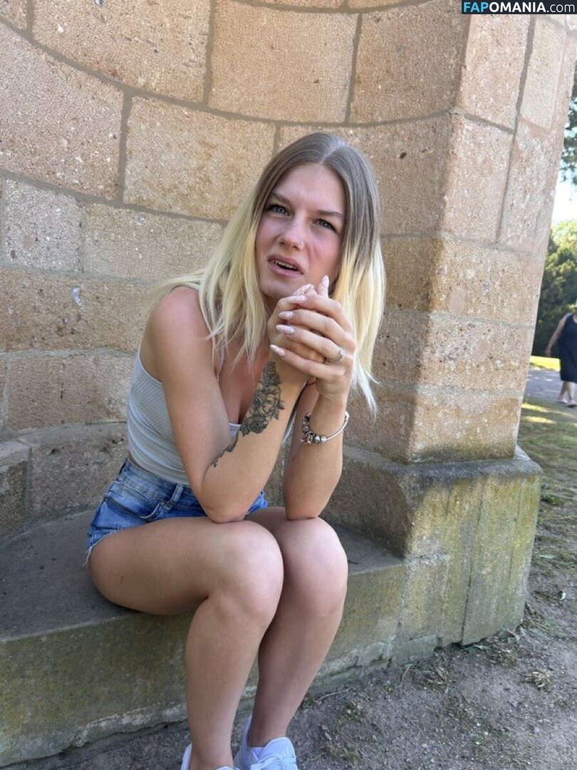 Lilyschote / lilyschote.official Nu OnlyFans  Photo fuitée #2