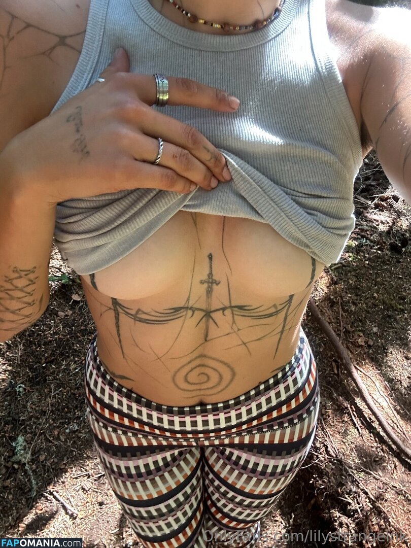 LilystrangeInk / lilystrange.ink Nu OnlyFans  Photo fuitée #13