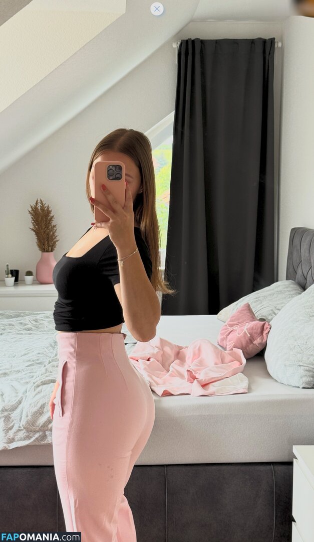 Lisamoto / lisaa.moto Nu OnlyFans  Photo fuitée #76