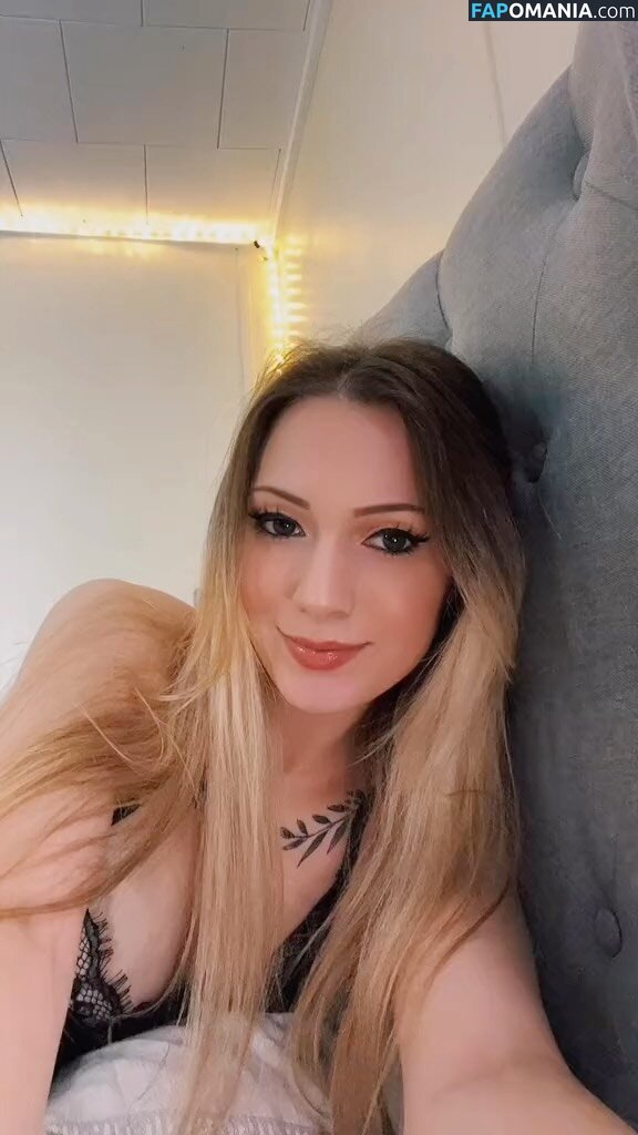 Little Momma / Littleemommaa21 / littlee.mommaa23 / littleemommaa23 Nu OnlyFans  Photo fuitée #5