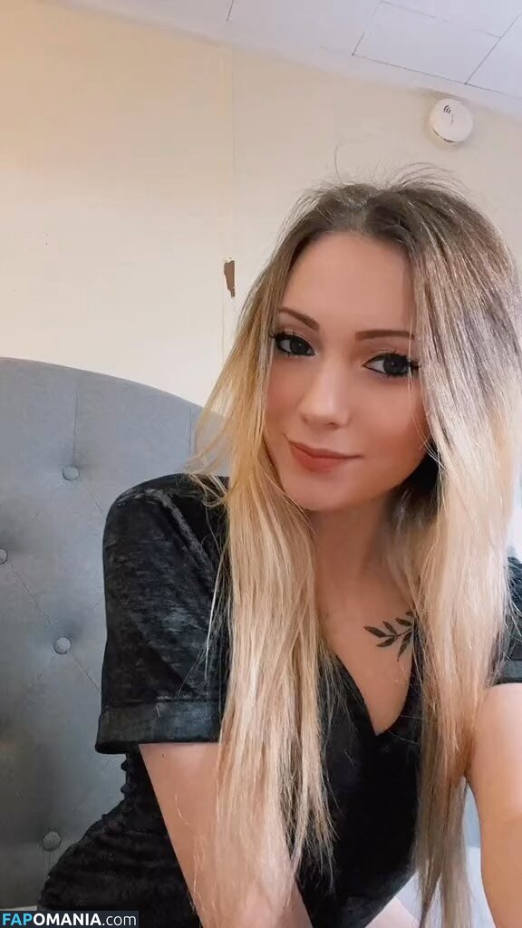 Little Momma / Littleemommaa21 / littlee.mommaa23 / littleemommaa23 Nu OnlyFans  Photo fuitée #9