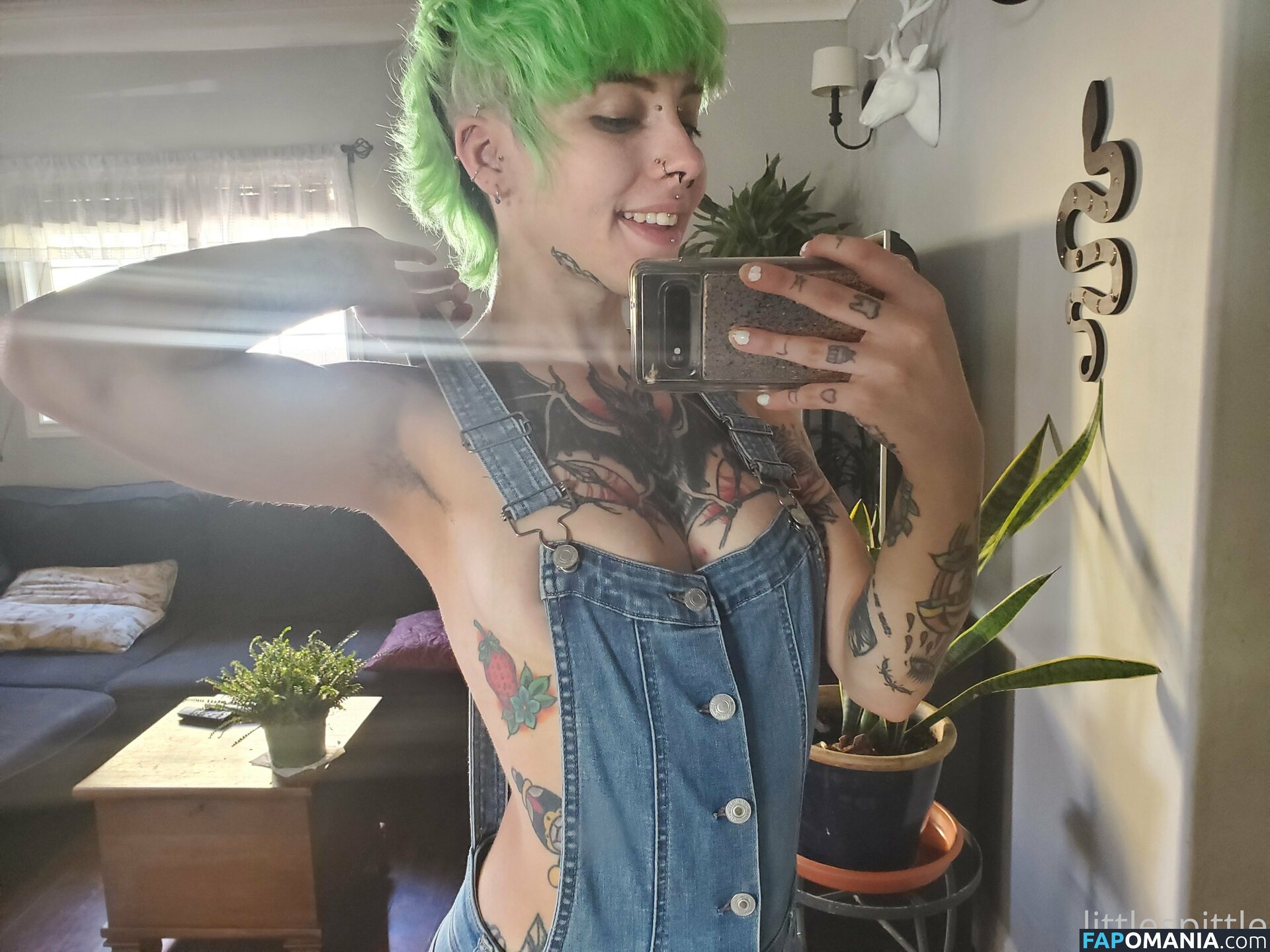 Little Spittle / lilspittle / littlespittle Nu OnlyFans  Photo fuitée #594