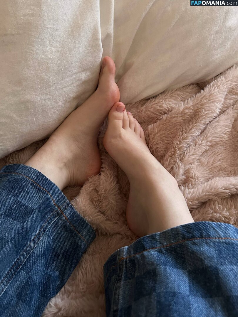 Ljinzer  / Ljinzer / linzarrd / Linzefeet / linzzzer / linziier / joleenlunzer Nu OnlyFans  Photo fuitée #2