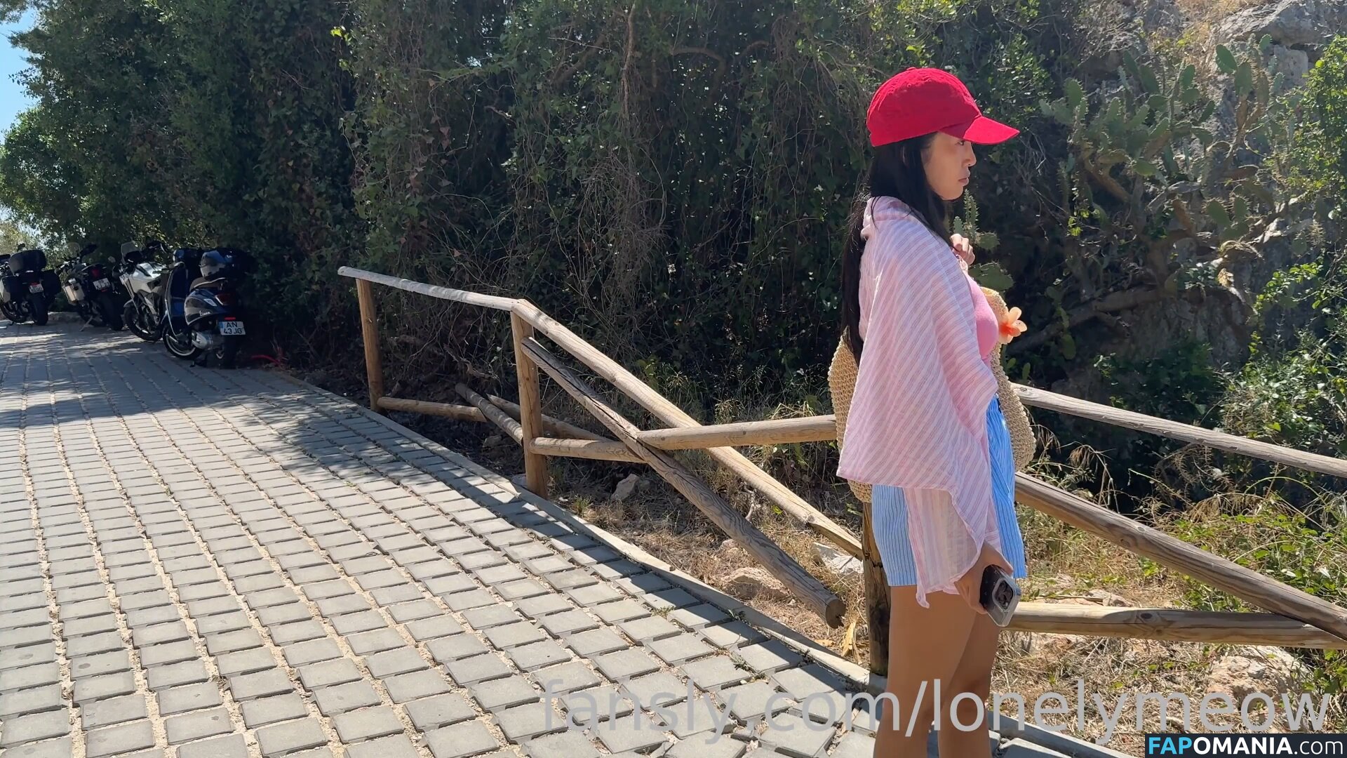 LonelyMeow / meow_lonely / miamia_oo Nu OnlyFans  Photo fuitée #14