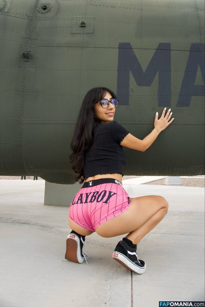 Loreleivonschweetz / loreleivonschweetz66 Nu OnlyFans  Photo fuitée #1