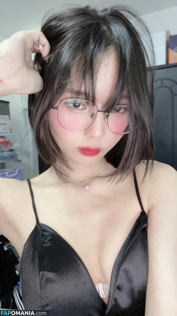 Lilith / Lou Aenlle / llthidk Nu OnlyFans  Photo fuitée #1