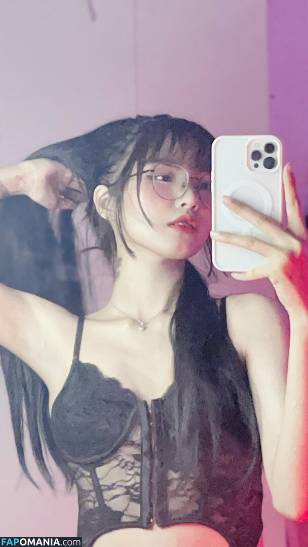 Lilith / Lou Aenlle / llthidk Nu OnlyFans  Photo fuitée #12