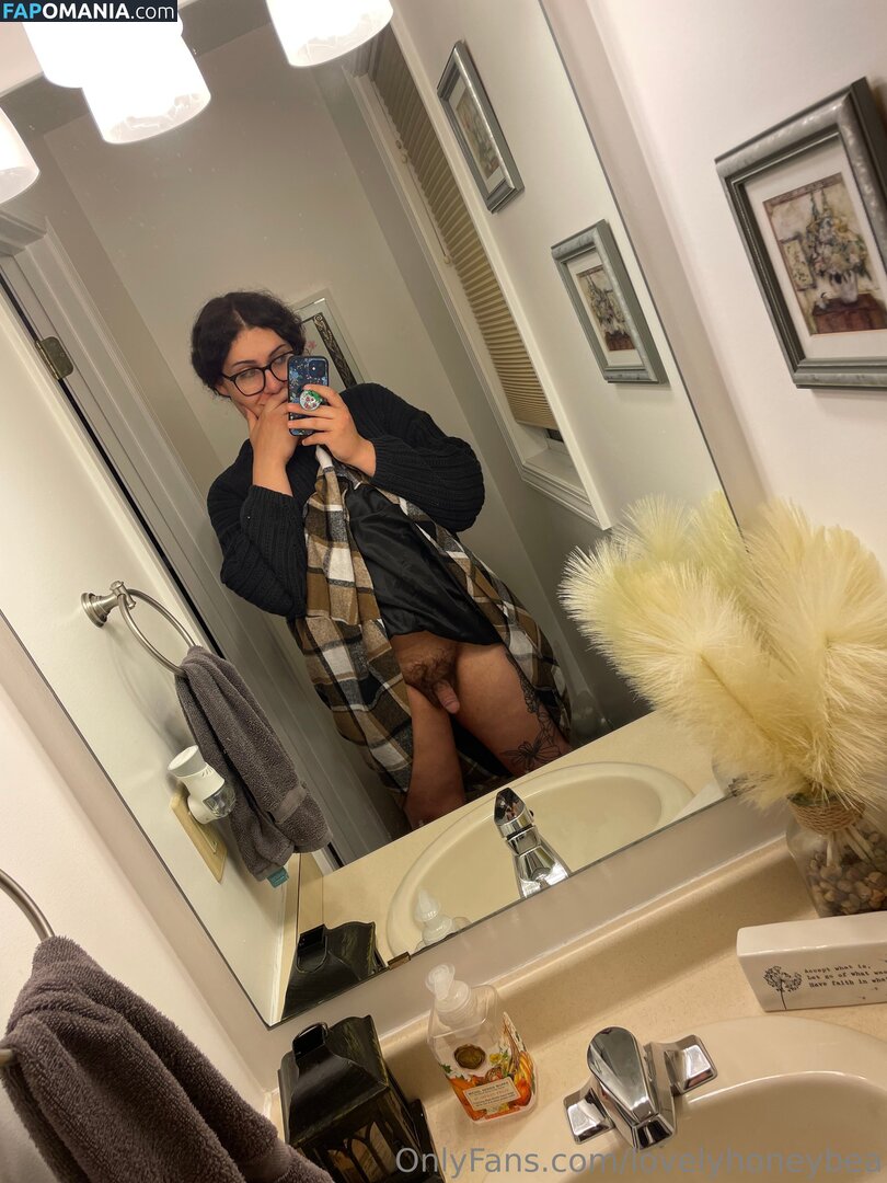 lovelyhoneybea / lovelyhoneybee Nu OnlyFans  Photo fuitée #1