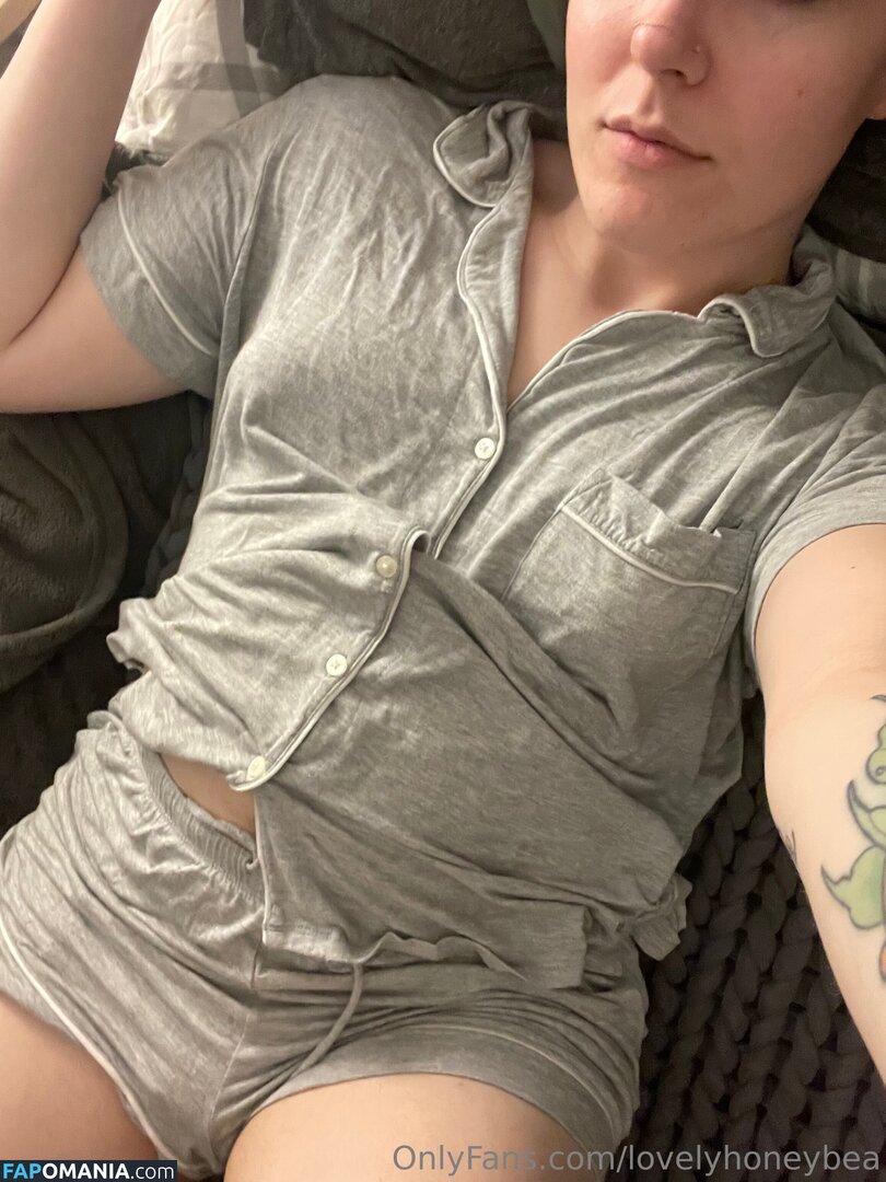 lovelyhoneybea / lovelyhoneybee Nu OnlyFans  Photo fuitée #2