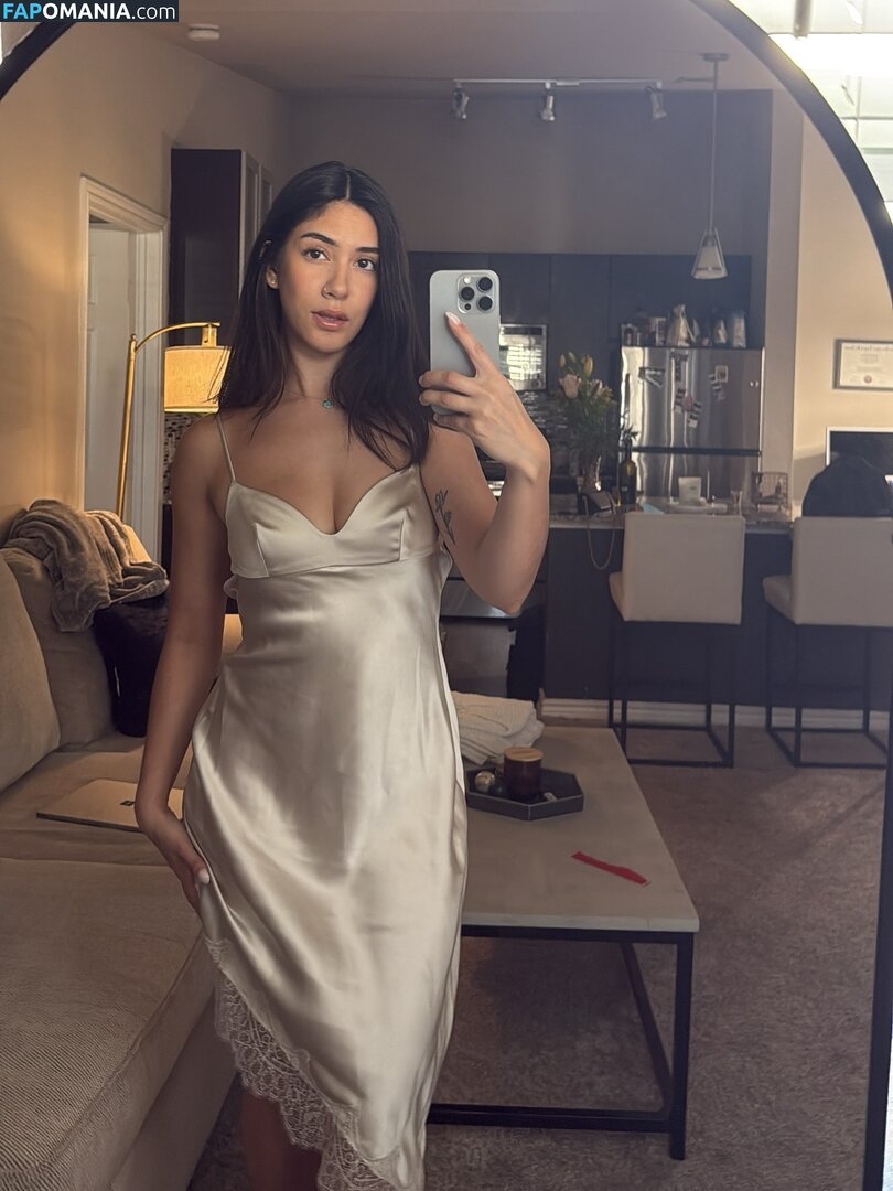 Lucila Erickson / lucilaerickson_ Nu OnlyFans  Photo fuitée #23