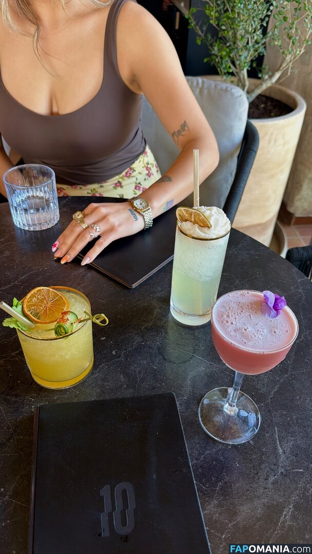 Lucila Erickson / lucilaerickson_ Nu OnlyFans  Photo fuitée #33